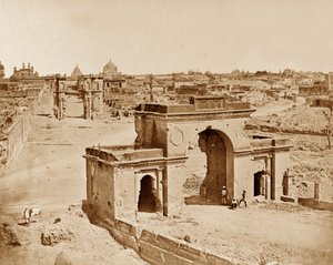 La Porta della Guardia di Bailee, Lucknow da Felice Beato